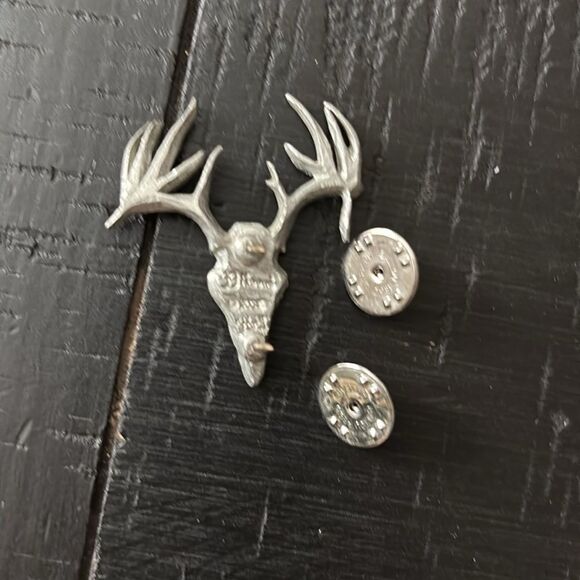 Pewter Lapel Pin Point Drop Time Steer Skull Hand Crafted Art​ - Picture 4 of 7